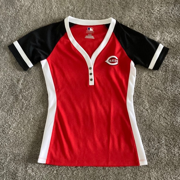 Woman’s Cincinnati Reds 3 Snap Button Shirt - Picture 1 of 5